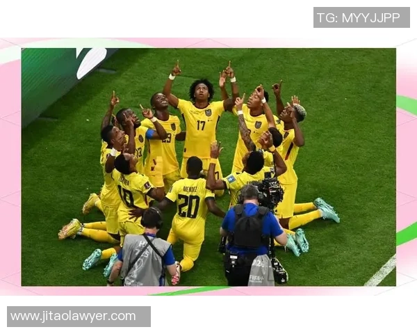 全球瞩目！足球明星风采大赏，激情比赛背后的故事揭秘